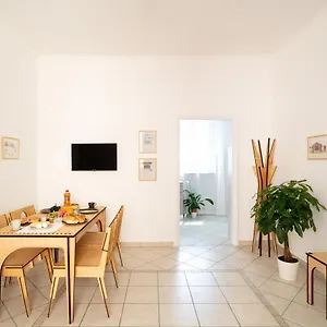 Le Tre Regine , Naples Italy