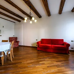  Appartement Red Fashion Italie